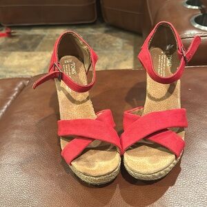 Tom’s wedge sandals